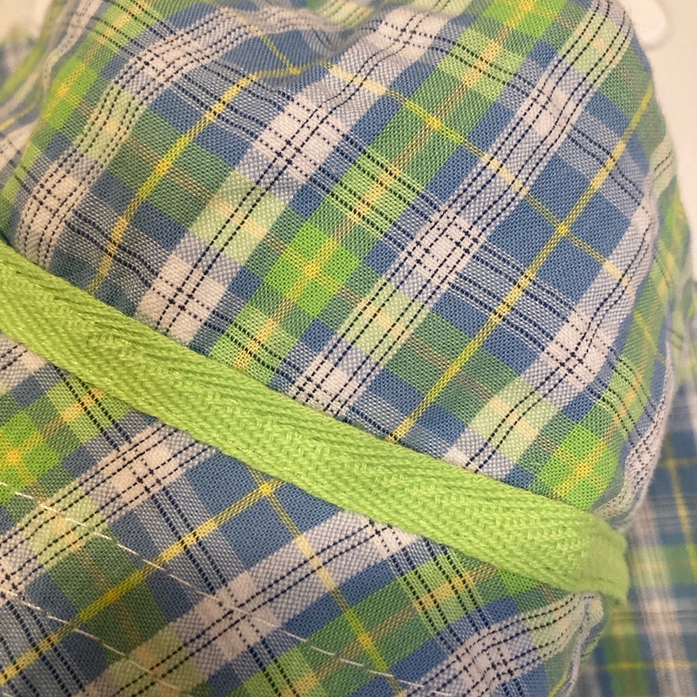 Little Me Plaid Shorts and Sleeveless Onesie 9 months - Picture 4 of 16